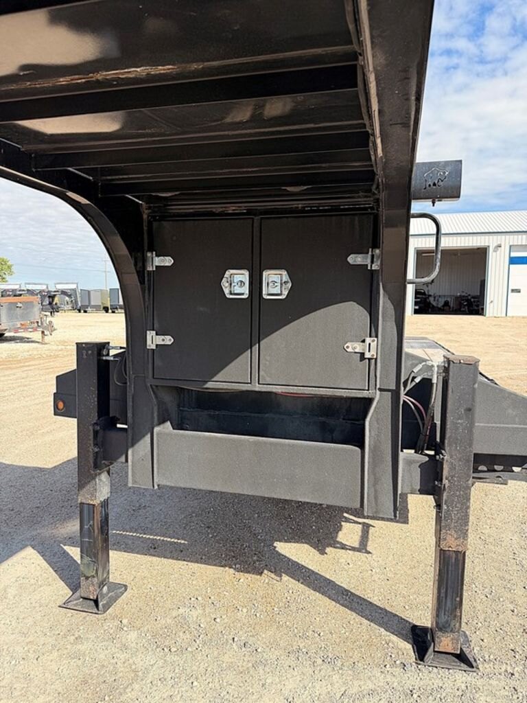 2023 Precision Trailers 30' Gooseneck 30k Trailers
