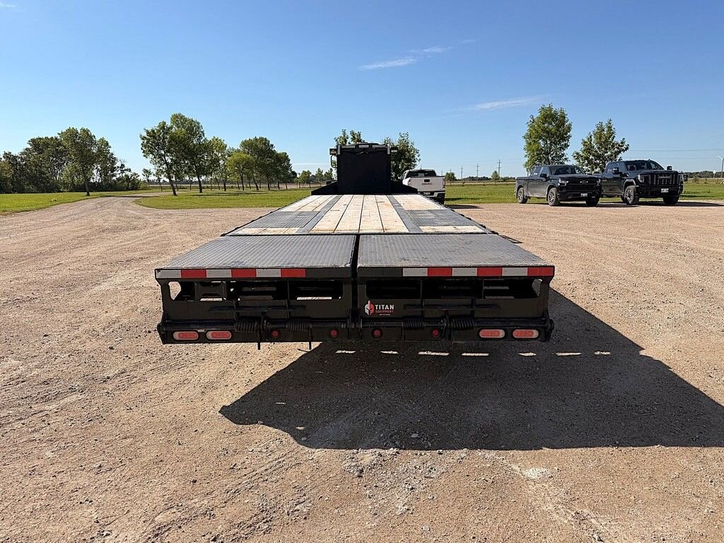2023 Precision Trailers 30' Gooseneck 30k Trailers