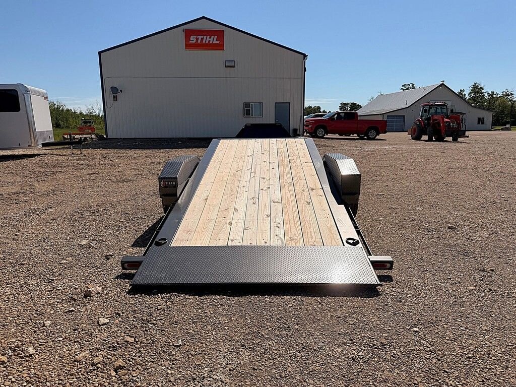 2027 Diamond C 20' Gravity Tilt Deck HDT 15.5k Trailer