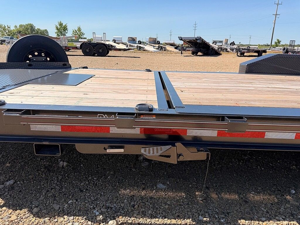 2027 Diamond C 20' Gravity Tilt Deck HDT 15.5k Trailer
