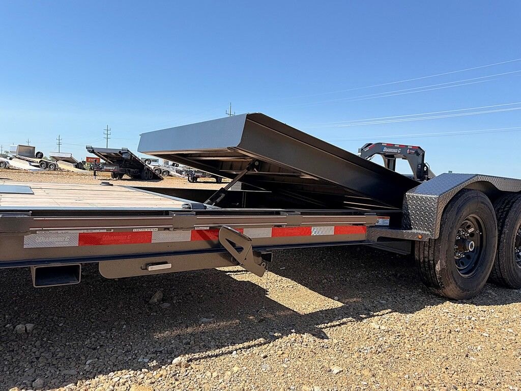 2027 Diamond C 20' Gravity Tilt Deck HDT 15.5k Trailer