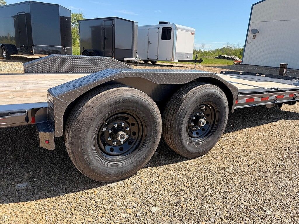 2027 Diamond C 20' Gravity Tilt Deck HDT 15.5k Trailer