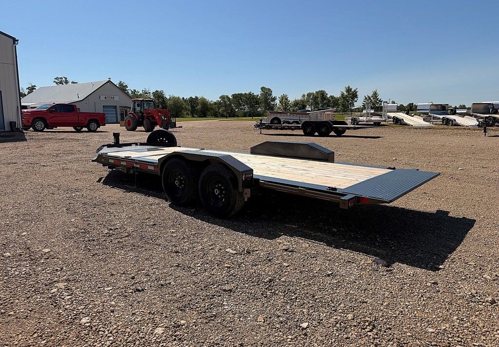 2027 Diamond C 20' Gravity Tilt Deck HDT 15.5k Trailer