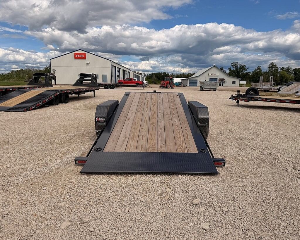 2027 Diamond C 22' Gravity Tilt Deck HDT 18k Trailer