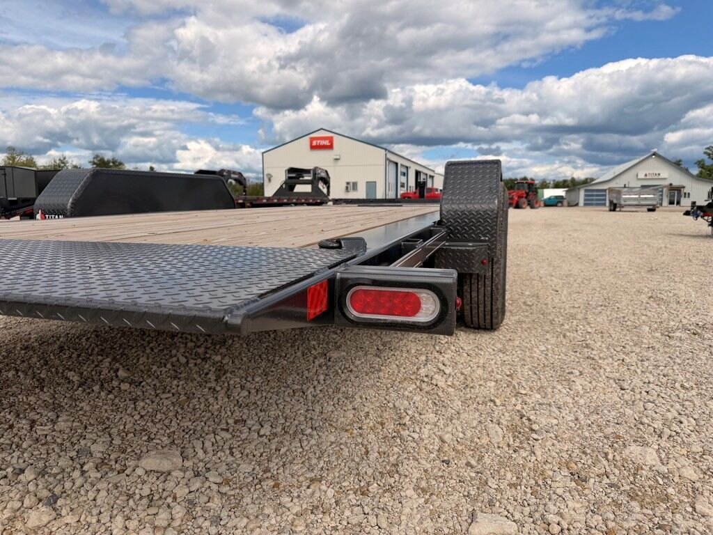 2027 Diamond C 22' Gravity Tilt Deck HDT 18k Trailer