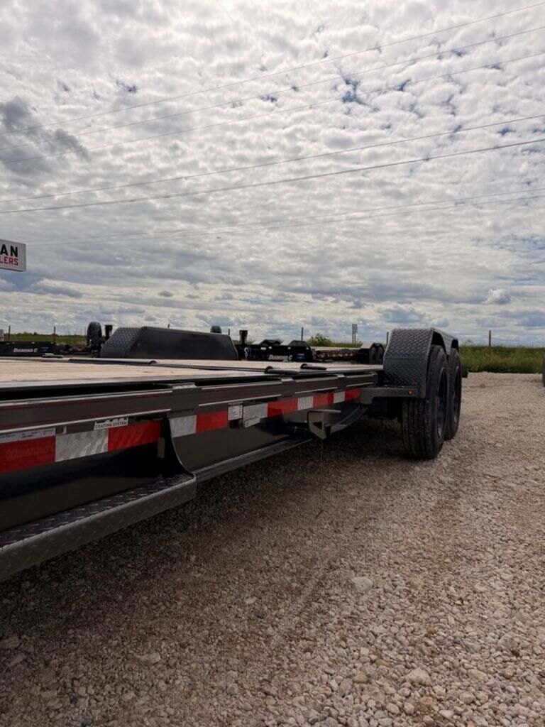 2027 Diamond C 22' Gravity Tilt Deck HDT 18k Trailer