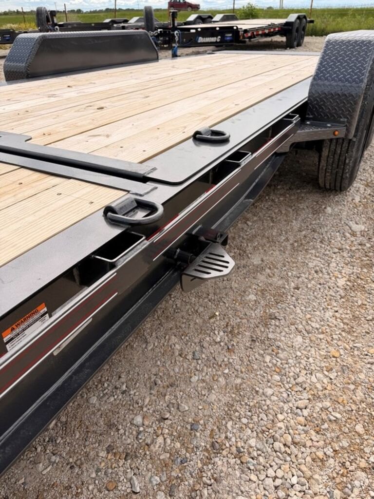 2027 Diamond C 22' Gravity Tilt Deck HDT 18k Trailer