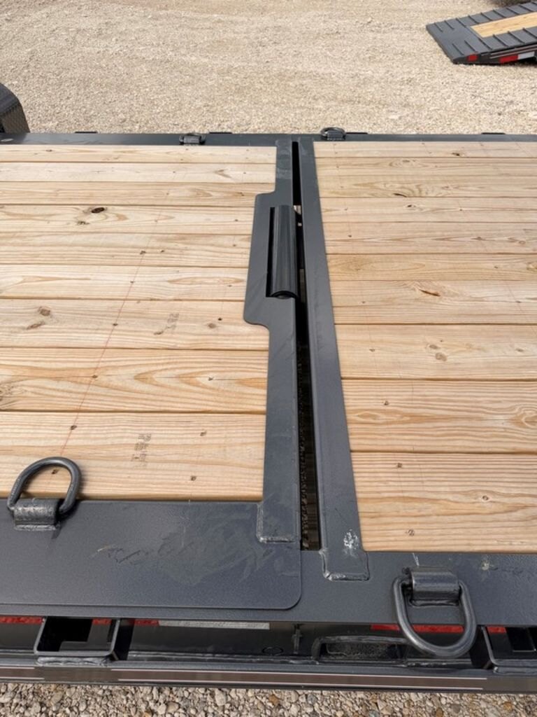 2027 Diamond C 22' Gravity Tilt Deck HDT 18k Trailer