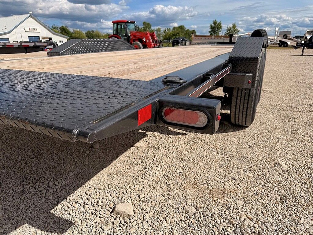 2027 Diamond C 24' Gravity Tilt Deck HDT 23k Trailer