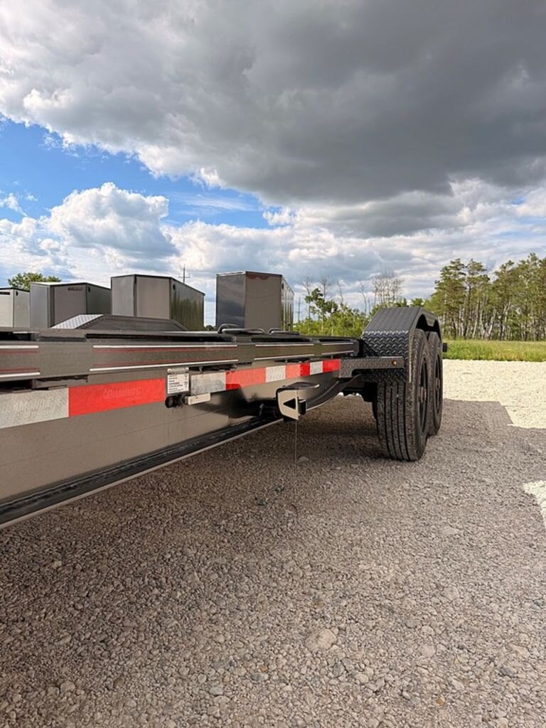 2027 Diamond C 24' Gravity Tilt Deck HDT 23k Trailer