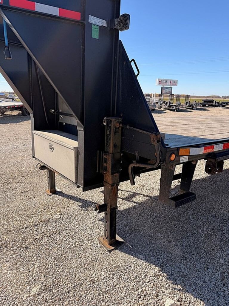 2026 Canada Trailers 32' Gooseneck 24k Trailer