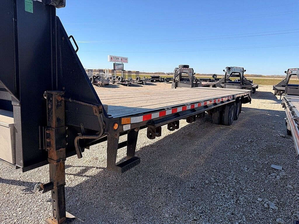 2026 Canada Trailers 32' Gooseneck 24k Trailer
