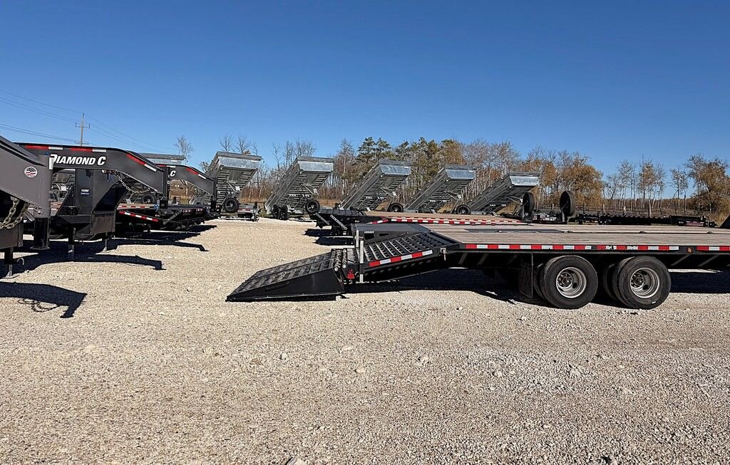 2026 Canada Trailers 32' Gooseneck 24k Trailer