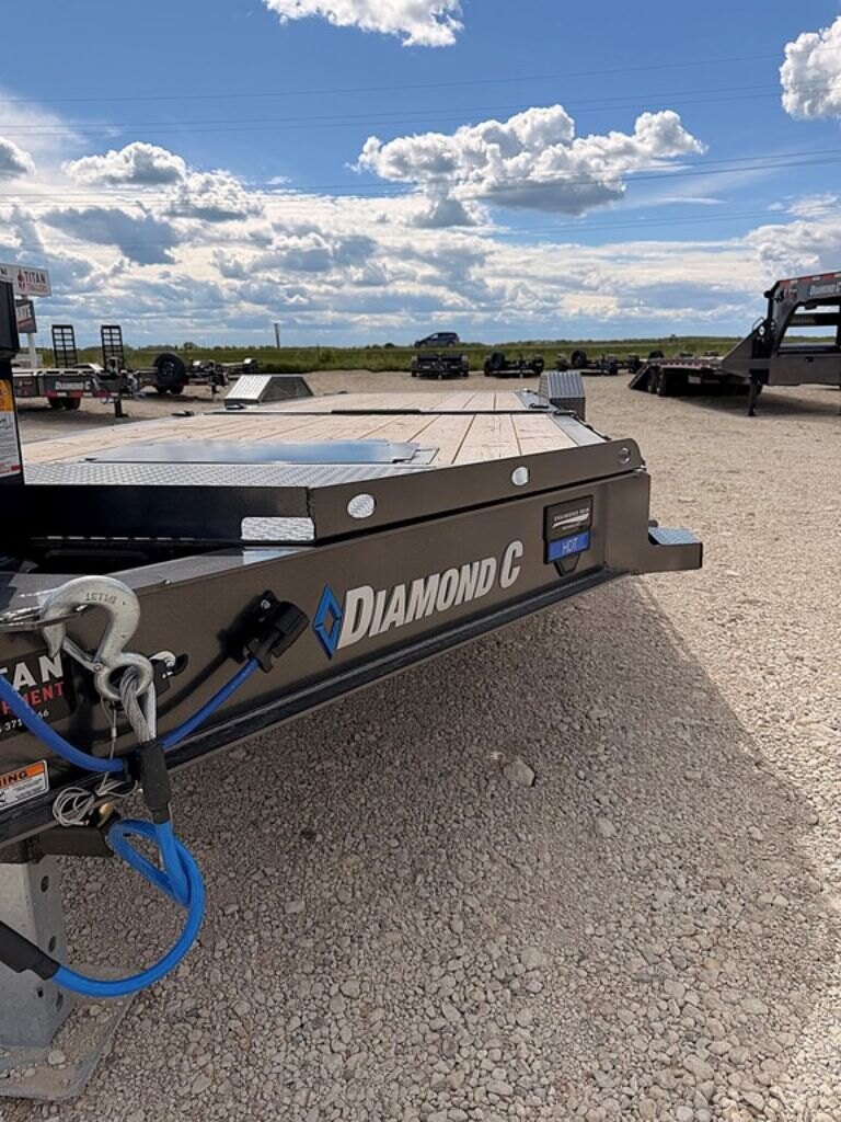 2026 Diamond C 24' Gravity Tilt Deck HDT 23k Trailer