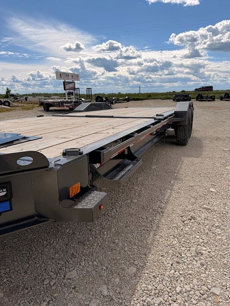 2026 Diamond C 24' Gravity Tilt Deck HDT 23k Trailer
