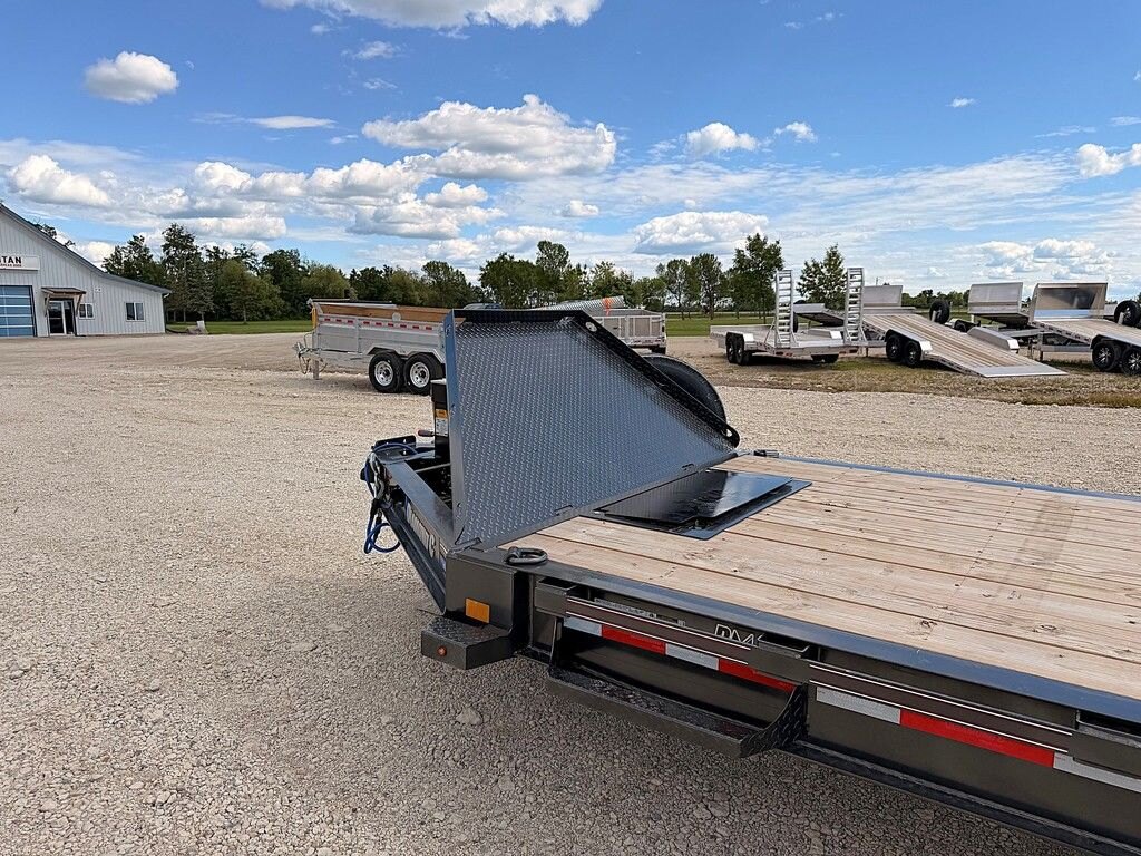 2026 Diamond C 24' Gravity Tilt Deck HDT 23k Trailer