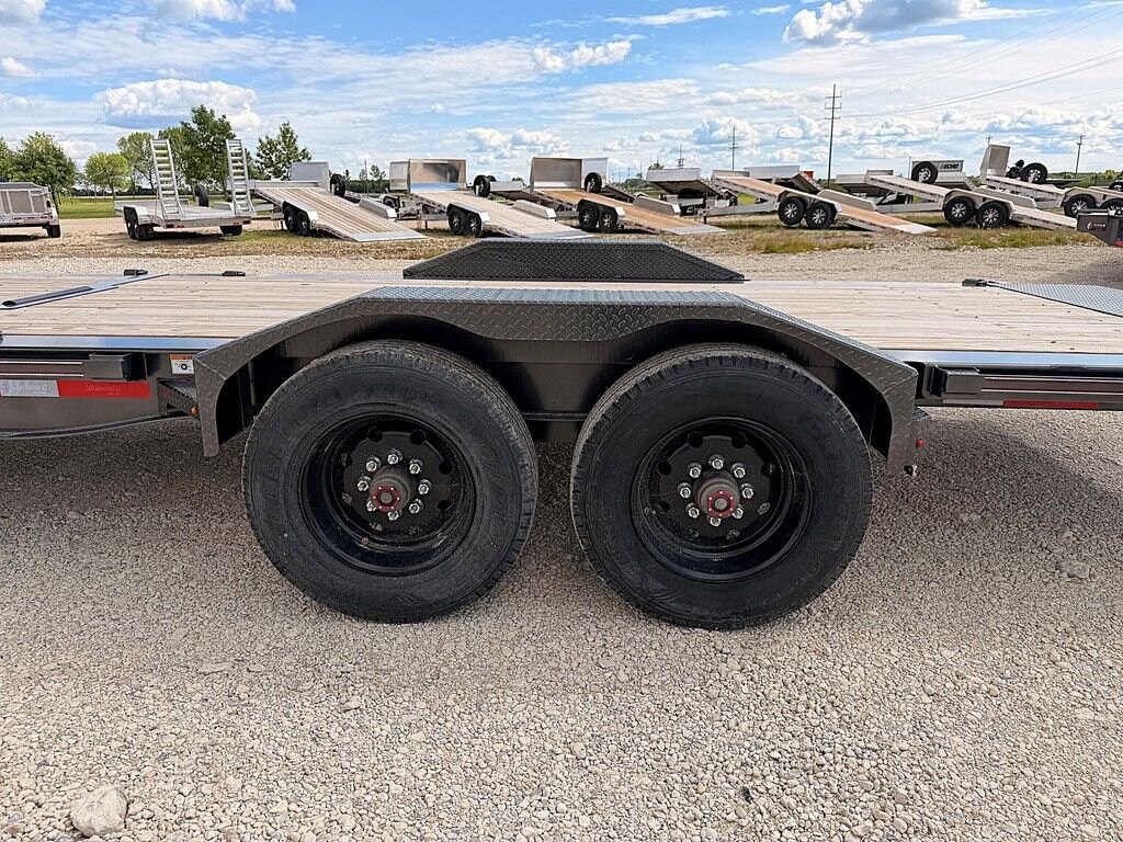 2026 Diamond C 24' Gravity Tilt Deck HDT 23k Trailer