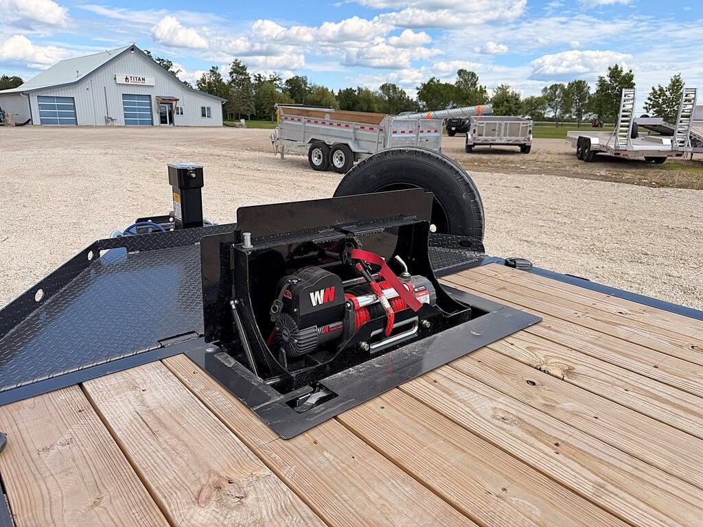 2026 Diamond C 24' Gravity Tilt Deck HDT 23k Trailer