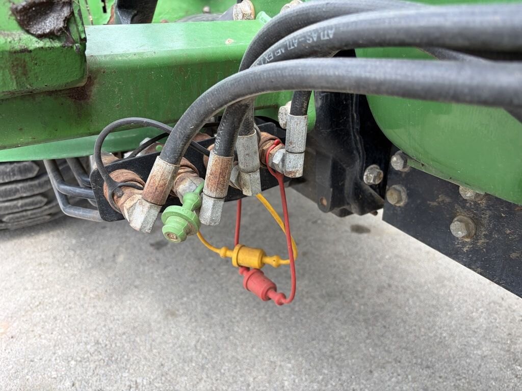 0 John Deere 4400 Tractor