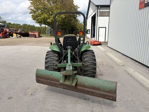 0 John Deere 4400 Tractor