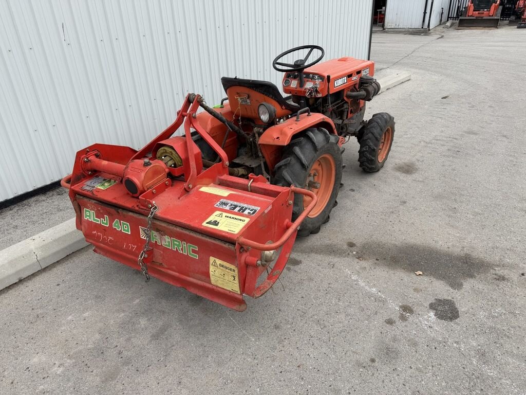 2005 Kubota B4200DT