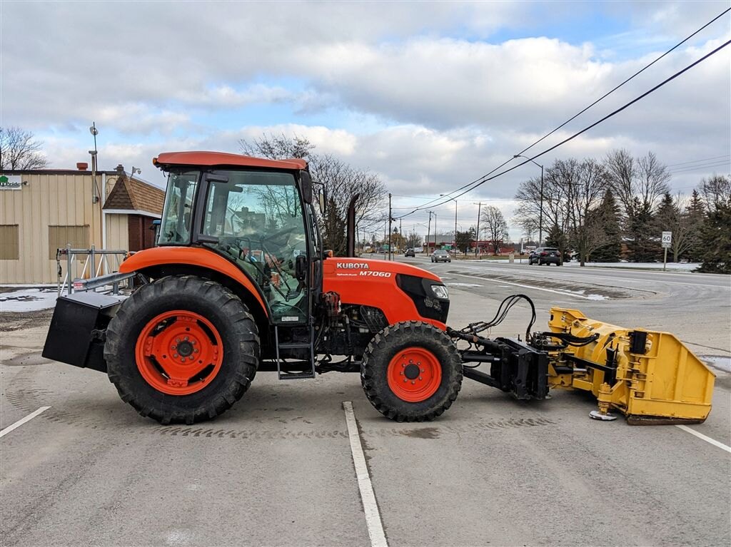 2016 Kubota M7060HSDCC12