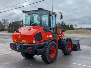 2025 Kubota R640