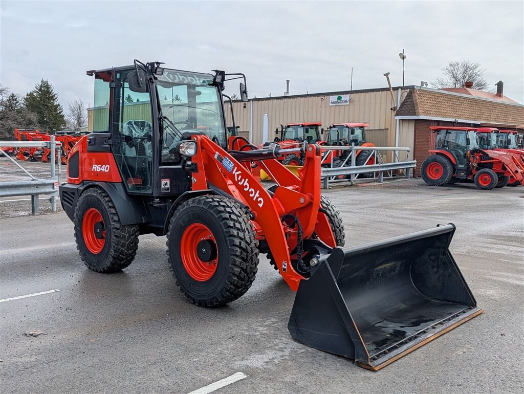 2025 Kubota R640