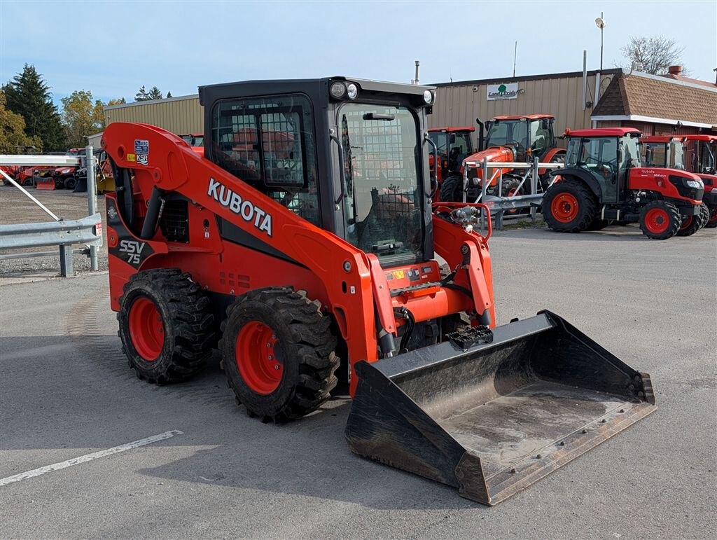 2017 Kubota SSV75P