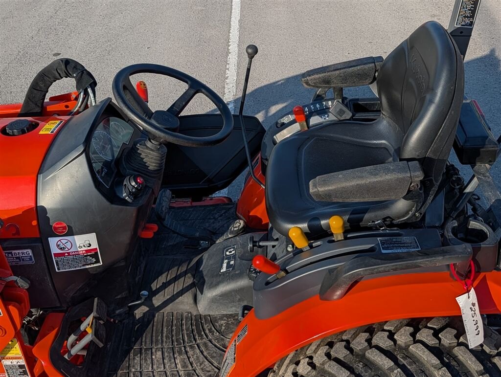 2021 Kubota B2601HSD 1