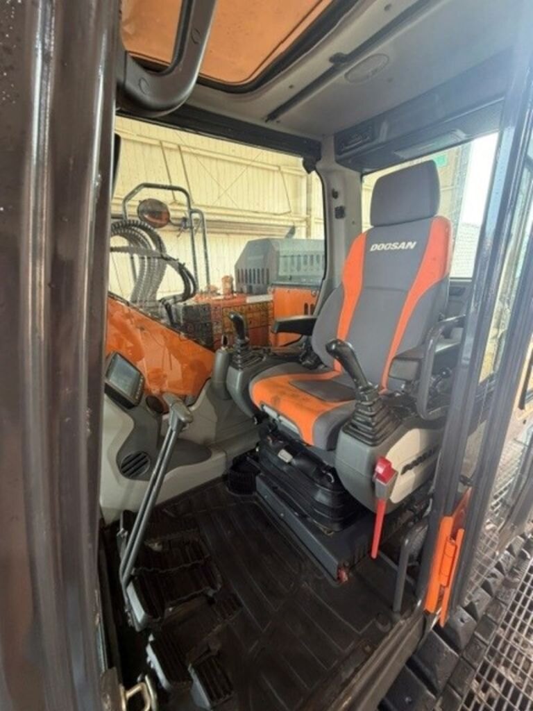 2022 DOOSAN DX140 LCR 5