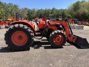 2015 Kubota M8560