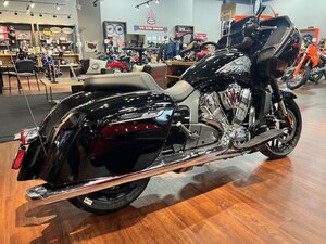 2024 Indian Motorcycle Challenger Black Metallic
