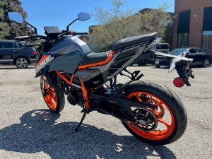 2025 KTM 390 Duke