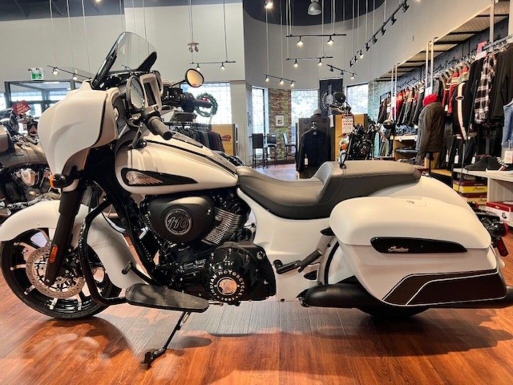 2024 Indian Motorcycle Chieftain Dark Horse Ghost White Metallic Smoke
