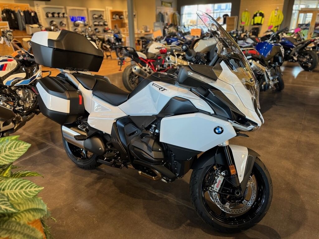 2026 BMW R 1300 RT Alpine White 3