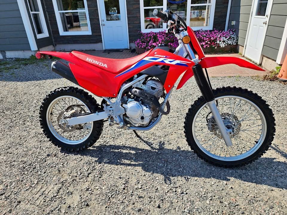 2022 Arctic Cat Blast ZR 4000 – Fuel-Injected 400cc Snowmobile ONLY 1249 KMS