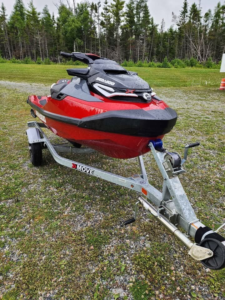 2024 Sea-Doo GTX Limited 300 white-pearl-premium