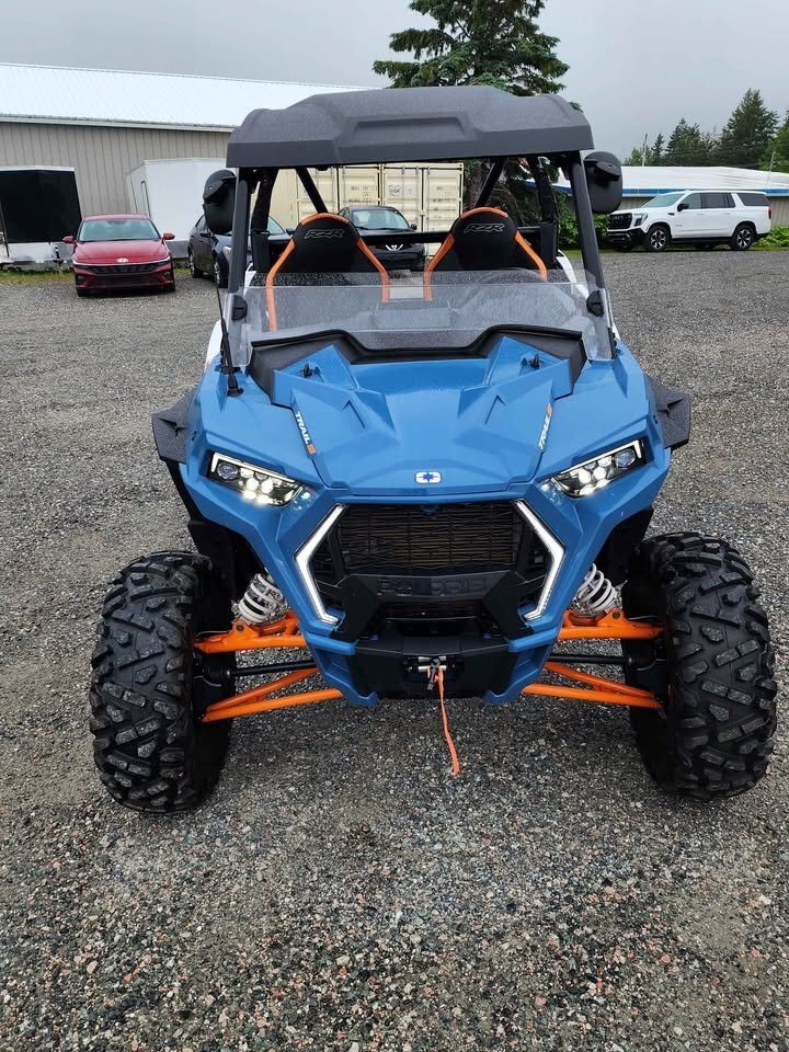 2023 Honda Pioneer 1000-5 Trail Edition 4x4 5 Passenger Only 757 KM