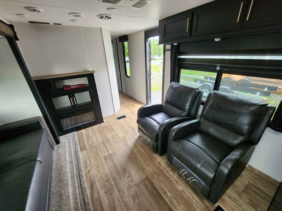 2022 Forest River Cherokee Black Label 274RKBL Rear Kitchen Travel Trailer
