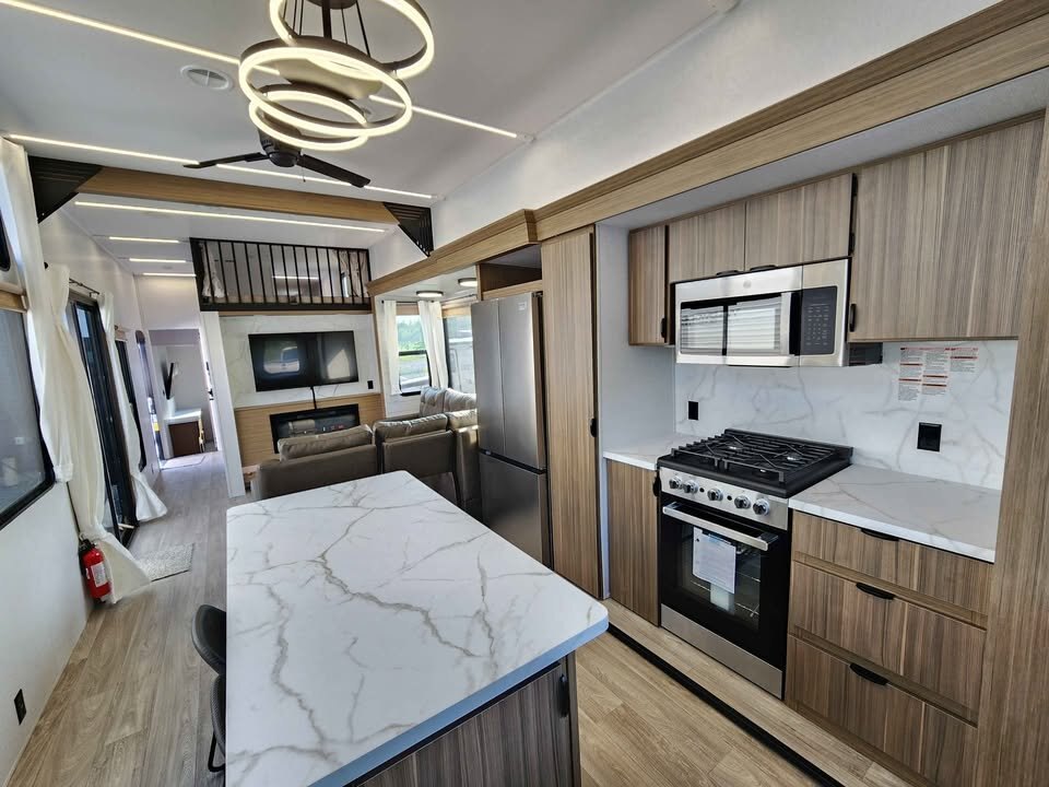 2026 FOREST RIVER WILDWOOD GRAND LODGE 40FKP FRONT KITCHEN