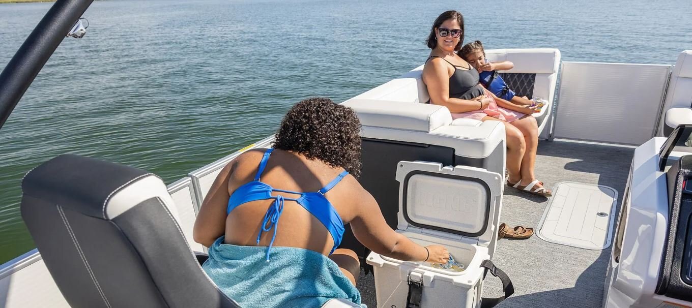 2025 Godfrey Sanpan 2700 SBC