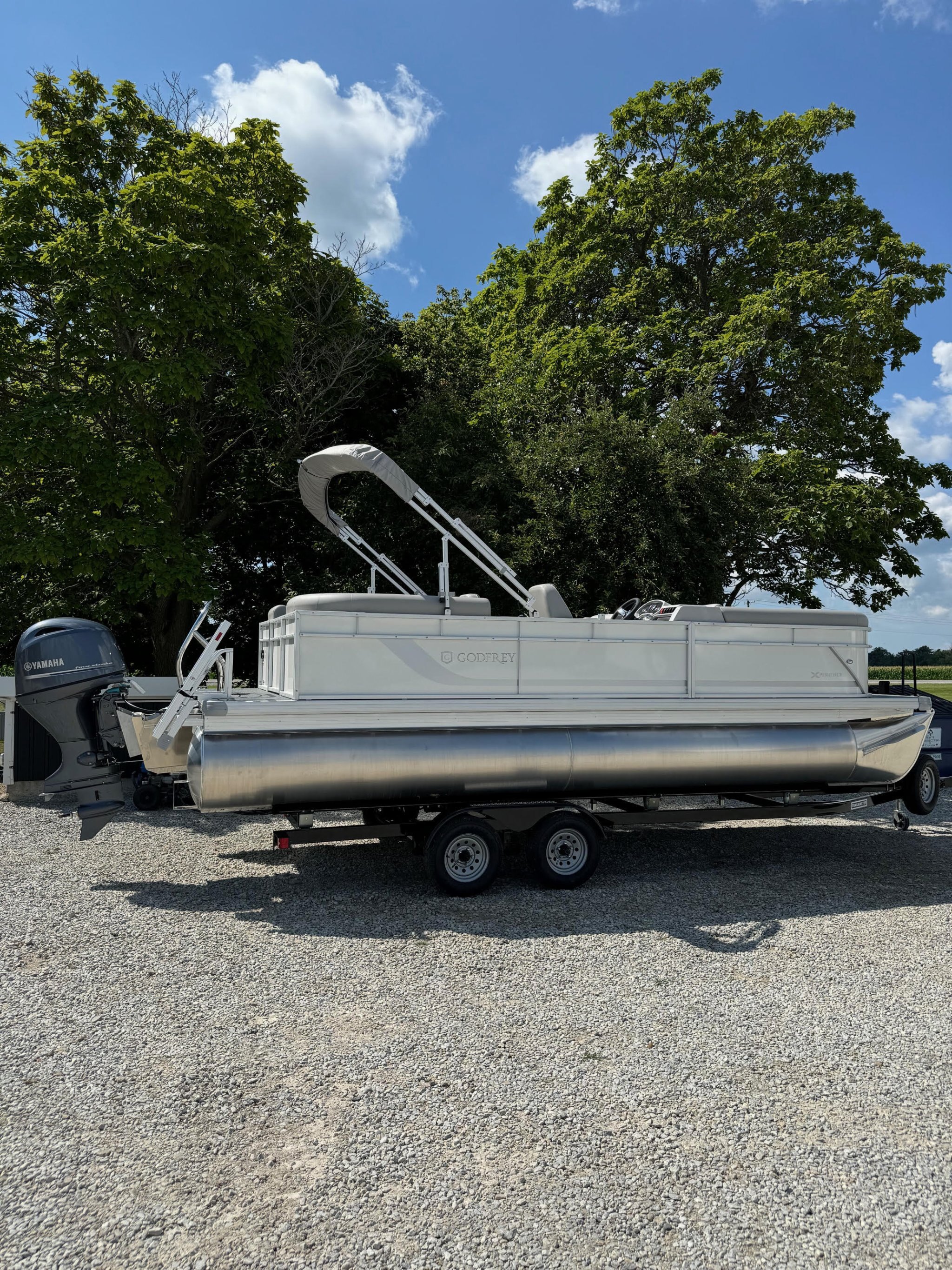 2025 Godfrey Sanpan 2700 SBW