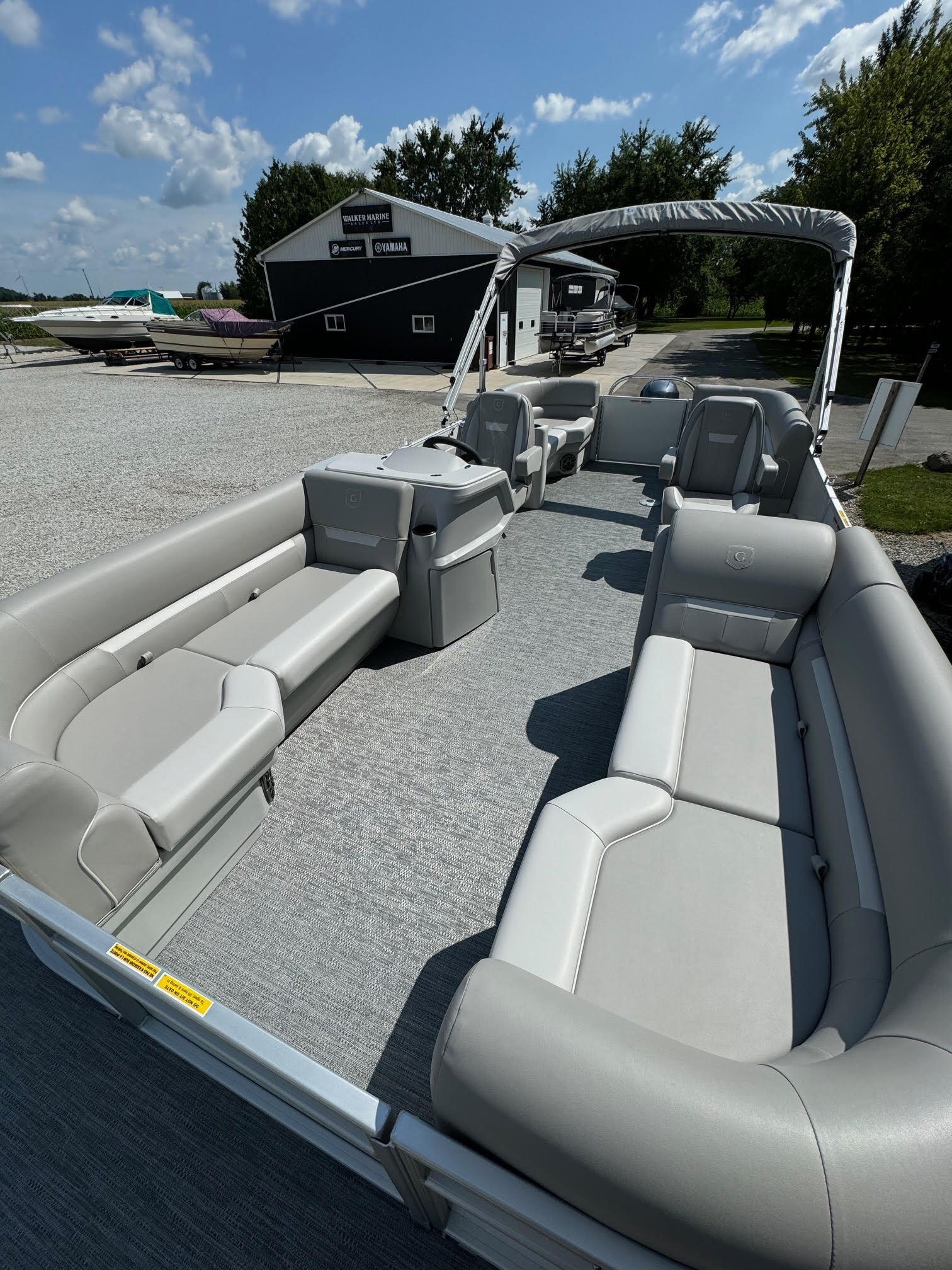 2025 Godfrey Sanpan 2700 SB Twin