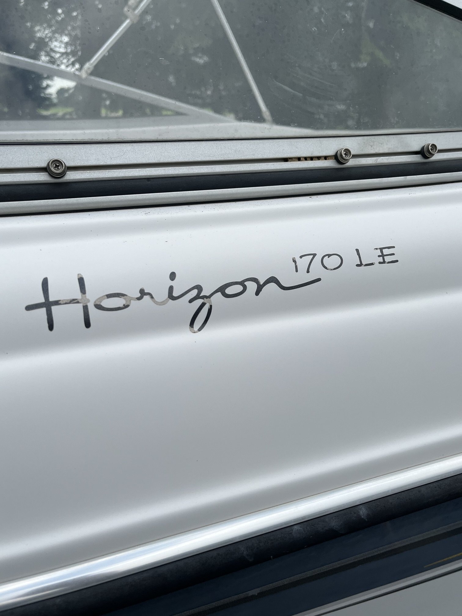 2005 Four Winns H170