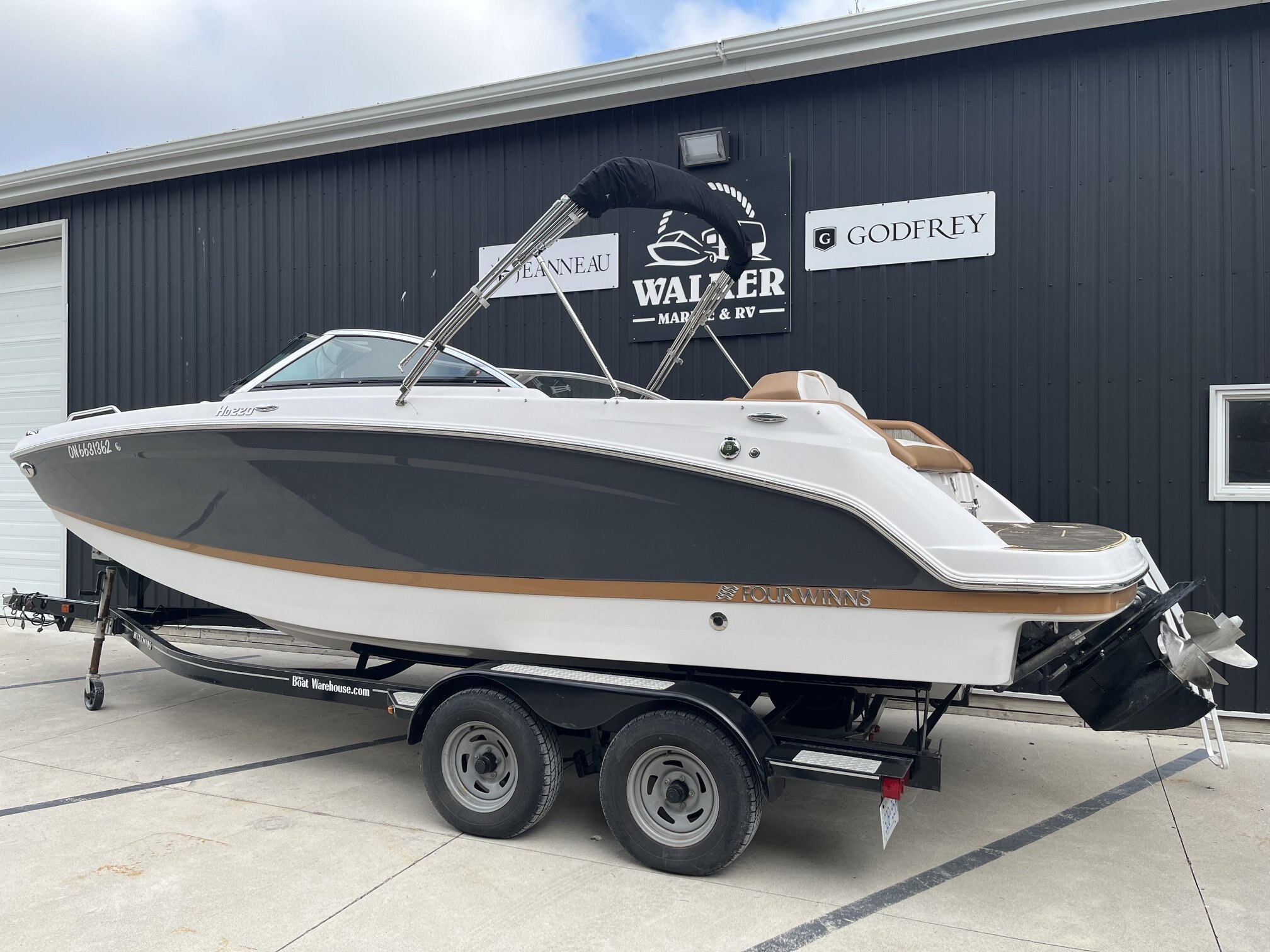 2020 Rinker 270 EX