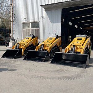 Derette V1000 Mini Skid Steer Loader with Standard Bucket
