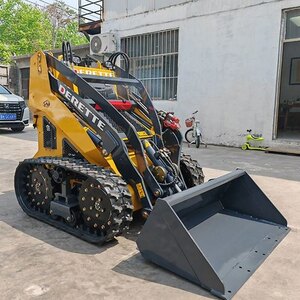 Derette DRT 480i Mini Skid Steer Loader with Standard Bucket