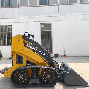 Derette DRT 480i Mini Skid Steer Loader with Standard Bucket
