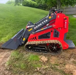 Derette DRT 430 Mini Skid Steer with Standard Bucket